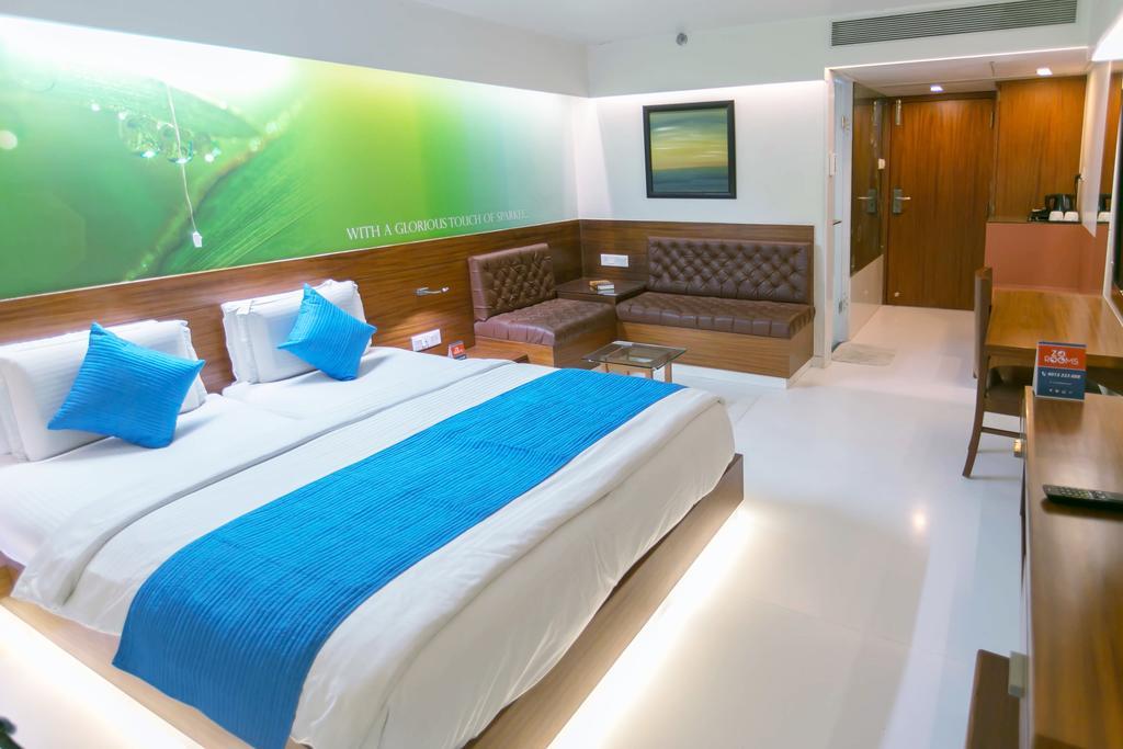 Treebo Cherry Tree Indore Bilik gambar